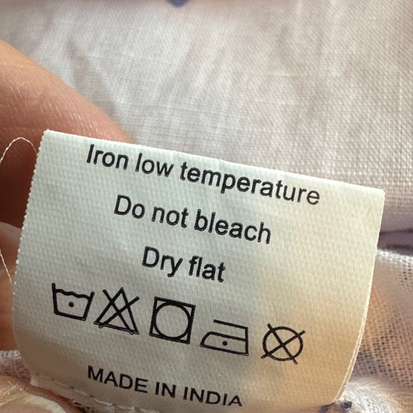 Las Surenas Amor shirt dress is a button-down style - Picture 10 of 11